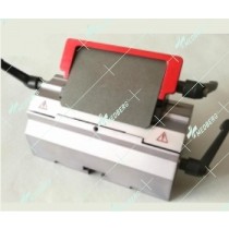 Microtome disposable blade holder in low-profile blade
