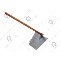  Spade With Wooden Handle