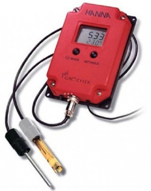 Gro’Chek pH and Temperature Monitor-HI 991401-01